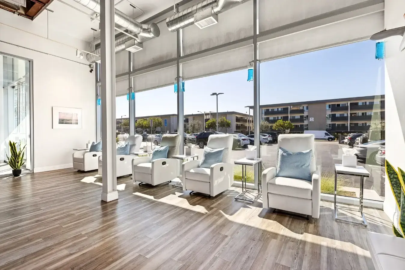 Newport Beach Westcliff Hydration Room Clinic